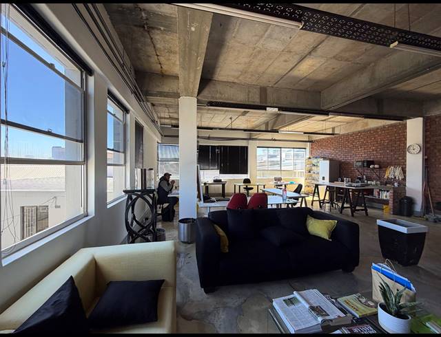 87M² BUILDING TO LET IN SALT RIVER